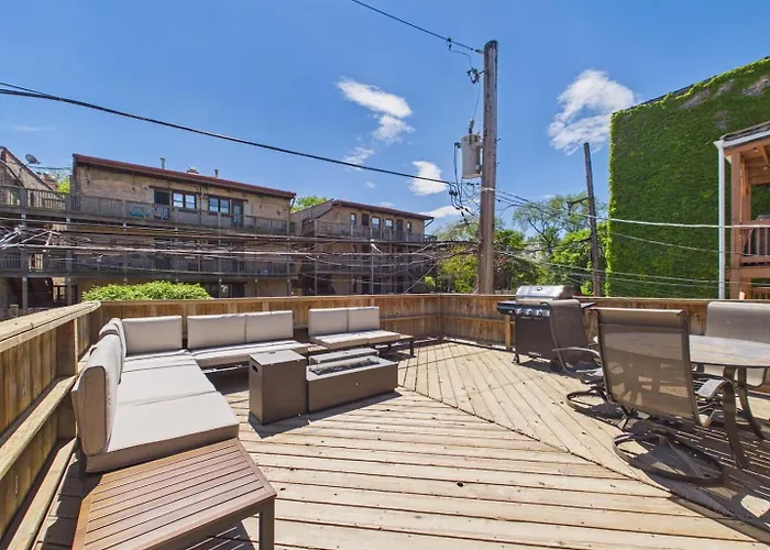 Wrigley Luxe 3br Free Parking * Chicago