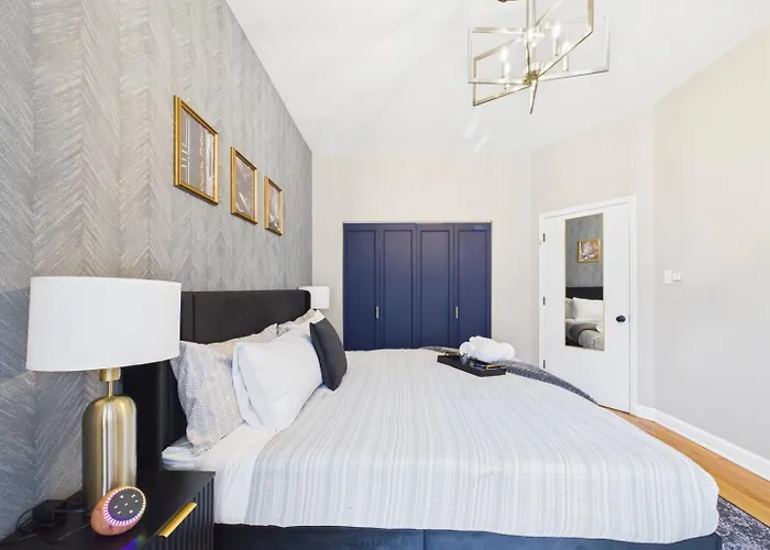 Wrigley Luxe 3br Free Parking * Chicago