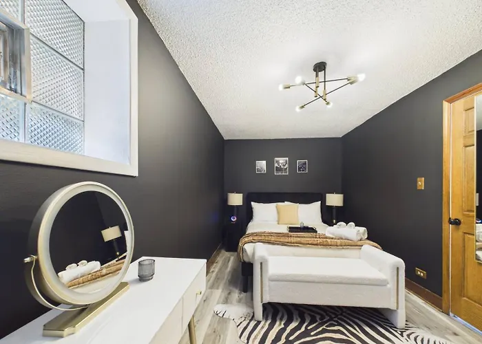 Wrigley Luxe 3br Free Parking *